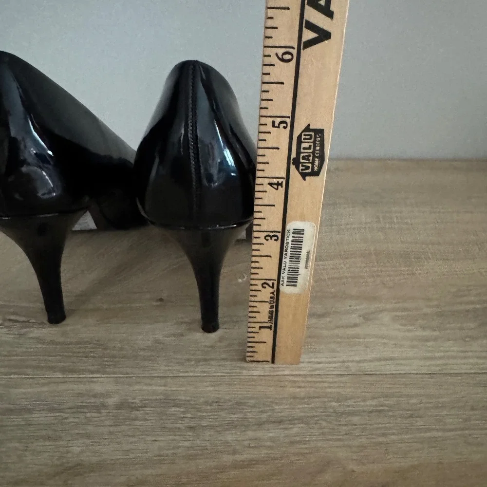 Simply Be Shoes Black Patent Leather Pointed Toe Gold Cap Heel Dress Pump Size 7